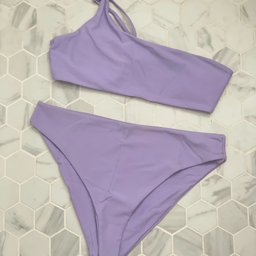Lavender One-Shoulder Bikini Set - Picture 2 of 4